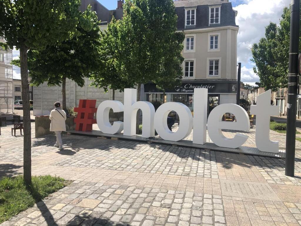 Appart Jardin Kennedy Cholet Exteriör bild
